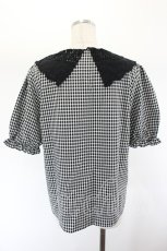 画像2: axes femme / バラ刺繍襟ブラウス  黒×白 I-26-07-26-005-AX-BL-TE-ZI (2)