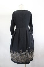 画像3: Jane Marple Dans Le Salon / お城刺繍ワンピース  黒ＸゴールドＸ白 I-26-07-26-063-JM-OP-SA-ZI (3)