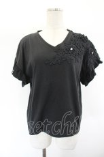 画像1: axes femme / 立体花モチーフレースＴシャツ  黒 I-26-07-26-013-AX-TO-TE-ZI (1)