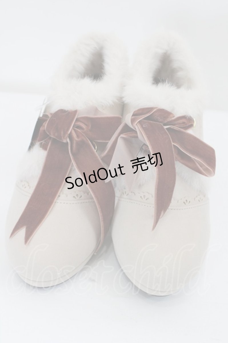 画像1: axes femme / 刺繍入り配色ファーブーティー L ベージュ I-26-07-26-130-AX-SH-SA-ZI (1)
