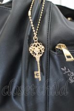 画像4: axes femme / 薔薇刺繍多機能ビッグトート  黒 I-26-07-27-058-AX-BG-SA-ZI (4)