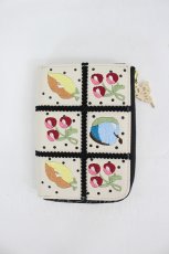 画像1: ANNA SUI / ディア マルチケース  アイボリーＸ黒 I-26-07-27-099-PU-ZA-SA-ZI (1)
