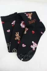 画像2: BABY,THE STARS SHINE BRIGHT / くみゃちゃんのSweet Baby Love Heart柄オーバーニーソックス  黒 I-26-07-27-121-BA-ZA-SA-ZI (2)
