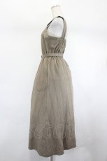 画像2: LEBECCA boutique / 胸元レース刺繍ワンピース  カーキ I-26-08-01-056-LO-OP-TE-ZI (2)