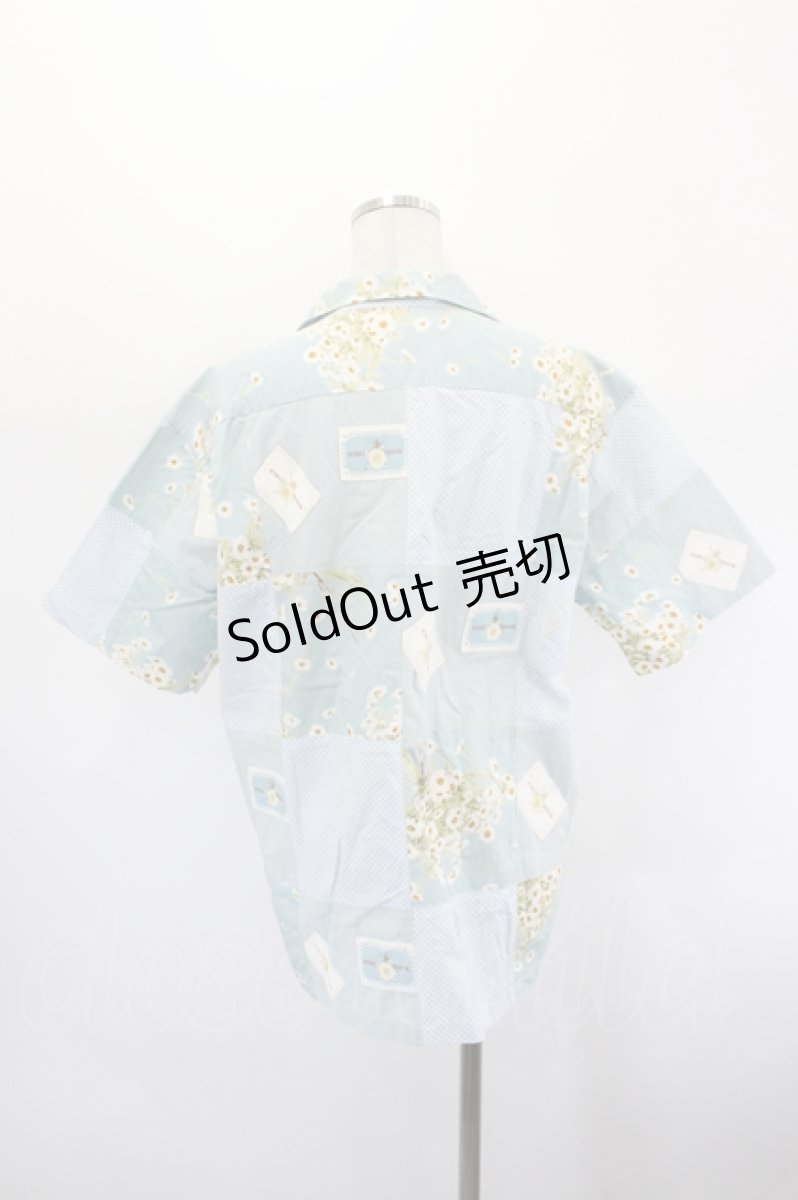 画像2: WONDERFUL WORLD / 雛菊ブーケ柄パッチワーク半袖シャツ  サックスＸ白 I-26-08-03-033-LO-BL-SA-ZI (2)