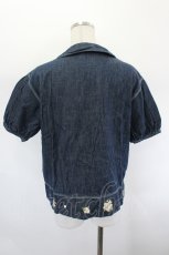 画像2: PINK HOUSE / シロツメクサブーケ刺繍デニム半袖ブラウス  青デニム I-26-08-03-047-LO-BL-SA-ZI (2)