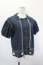 画像3: PINK HOUSE / シロツメクサブーケ刺繍デニム半袖ブラウス  青デニム I-26-08-03-047-LO-BL-SA-ZI (3)