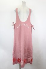 画像1: PINK HOUSE / 裾アルファベット刺繍ジャンパースカート  ピンク I-26-08-06-082-LO-OP-SA-ZI (1)