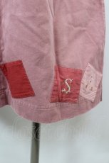画像3: PINK HOUSE / 裾アルファベット刺繍ジャンパースカート  ピンク I-26-08-06-082-LO-OP-SA-ZI (3)