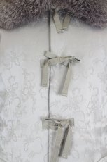 画像3: INGEBORG / ローズリボン柄ファージャケット  グレー I-26-08-07-044-LO-CO-SA-ZI (3)