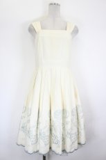 画像1: Emily Temple cute / バラ＆ウサギラメ刺繍ノースリーブワンピース  アイボリー I-26-08-07-057-ET-OP-SA-ZI (1)