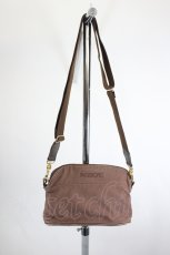 画像1: INGEBORG / ロゴ刺繍ショルダーバッグ  ブラウン I-26-08-07-104-LO-BG-SA-ZI (1)