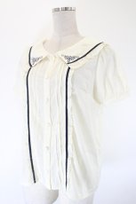 画像3: axes femme POETIQUE / 襟刺繍ピンタックブラウス M アイボリー I-26-08-07-010-AX-BL-TE-ZI (3)