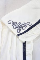 画像4: axes femme POETIQUE / 襟刺繍ピンタックブラウス M アイボリー I-26-08-07-010-AX-BL-TE-ZI (4)