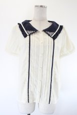 画像1: axes femme POETIQUE / 襟刺繍ピンタックブラウス M アイボリー×ネイビー I-26-08-07-011-AX-BL-TE-ZI (1)