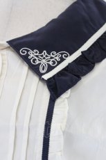 画像4: axes femme POETIQUE / 襟刺繍ピンタックブラウス M アイボリー×ネイビー I-26-08-07-011-AX-BL-TE-ZI (4)