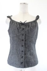 画像1: INGEBORG / フラワー刺繍フリルデニムキャミブラウス  黒デニム I-26-08-07-012-LO-TO-SA-ZI (1)