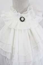 画像4: Forest Wardrobe 森林衣樹 / フリルジャボ付きハイネックフリルブラウス  白 I-26-08-09-007-LO-BL-SA-ZI (4)