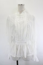画像5: Forest Wardrobe 森林衣樹 / フリルジャボ付きハイネックフリルブラウス  白 I-26-08-09-007-LO-BL-SA-ZI (5)