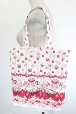 画像2: BABY,THE STARS SHINE BRIGHT / Juicy Strawberry Memory柄トートBag  白 I-26-08-09-117-BA-BG-TE-ZI (2)