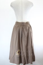 画像2: axes femme / 向日葵クロスステッチ刺繍スカート  ブラウン I-26-08-11-084-AX-SK-SA-ZI (2)