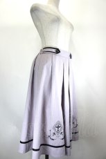 画像3: axes femme / クロス刺繍タックスカート  ラベンダー I-26-08-11-088-AX-SK-SA-ZI (3)