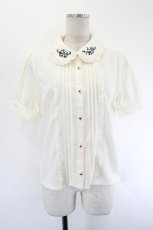 画像1: axes femme POETIQUE / 終わらないお茶会刺繍ブラウス  アイボリーＸ黒 I-26-08-11-011-AX-BL-SA-ZI (1)