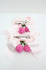 画像2: BABY,THE STARS SHINE BRIGHT / ゆらゆらいちごのHappy Berry Presentリボンクリップ  ピンク I-26-08-11-119-BA-AC-SA-ZI (2)