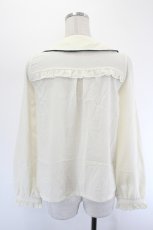 画像2: axes femme POETIQUE / 襟バラ刺繍ブラウス  アイボリーＸネイビー I-26-08-11-013-AX-BL-SA-ZI (2)