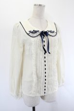 画像3: axes femme POETIQUE / 襟バラ刺繍ブラウス  アイボリーＸネイビー I-26-08-11-013-AX-BL-SA-ZI (3)