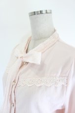 画像2: axes femme POETIQUE / アイレットレースボウタイブラウス M ピンク I-26-08-15-007-AX-BL-TE-ZI (2)