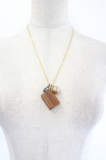 画像1: Q-pot. / Wood Biscuit Coffeeネックレス  ブラウンｘゴールド I-26-08-15-099-QP-AC-SA-ZI (1)