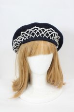 画像4: Jane Marple / レース刺繍ベレー  黒Ｘ白 I-26-08-15-113-JM-AC-SA-ZI (4)