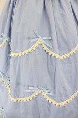 画像6: metamorphose / リボンスカラップジャンパースカート  サックス×ホワイト I-26-08-17-059-ME-OP-SA-ZI (6)