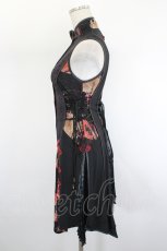 画像2: Ozz oneste / チャイナボタン&扇プリントノースリーブワンピース  黒Ｘ赤 I-26-08-17-095-OO-OP-SA-ZI (2)