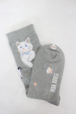 画像1: PINK HOUSE / さざ波とねこモチーフソックス  グレー I-26-08-17-132-LO-ZA-SA-ZI (1)