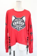 画像1: LISTEN FLAVOR / 黒猫プリント長袖カットソー  赤 I-26-08-20-038-PU-TS-TE-ZI (1)
