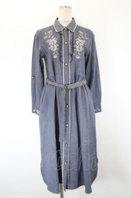Preview of 刺繍入りロングシャツワンピース  青Ｘアイボリー