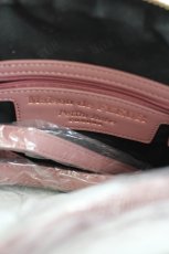 画像3: Maison de FLEUR Petite Robe canone / パキっと割れないエンボスバッグ  ピンク I-26-08-21-115-LO-BG-SA-ZI (3)