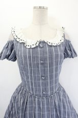 画像5: Secret Honey / ハート刺繍襟チェックオフショルワンピース  ブルーグレー I-26-08-23-073-CA-OP-TE-ZI (5)
