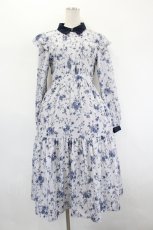 画像1: axes femme POETIQUE / トワルドジュイ風花柄ワンピース  ブルーグレー I-26-08-23-089-AX-OP-TE-ZI (1)