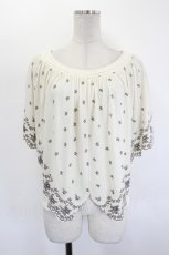 画像1: axes femme / 刺繍プリントスカラップ半袖トップス  アイボリーＸブラウン I-26-08-23-013-AX-TO-SA-ZI (1)