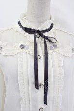 画像4: axes femme POETIQUE / 巻き薔薇デザインフリルブラウス  生成り I-26-08-25-003-AX-BL-TE-ZI (4)