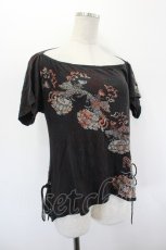 画像3: gouk / サイド編み上げ&ナナメプリント半袖カットソー  黒Ｘ赤 I-26-08-25-041-GO-TO-SA-ZI (3)