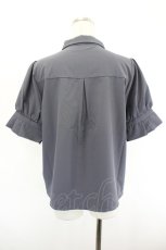 画像2: axes femme / クロスタイ付き刺繍ブラウス  グレーＸ黒 I-26-08-25-007-AX-BL-SA-ZI (2)