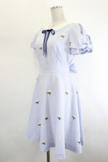 画像2: Secret Honey / マーガレット刺繍ワンピース  ブルー I-26-08-25-077-CA-OP-TE-ZI (2)