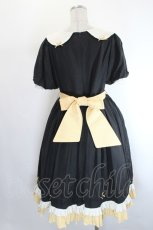 画像2: Grenache Peluda / パンジー刺繍スカラップ襟ワンピース 3 黒 I-26-08-25-085-LO-OP-TE-ZI (2)