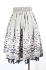 画像3: axes femme / ローズ刺繍ハイウエストスカート  グレー I-26-08-25-102-AX-SK-SA-ZI (3)