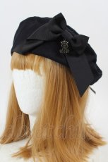 画像1: ALICE and the PIRATES / エンブレム刺繍ベレー  黒 I-26-08-25-127-PA-AC-SA-ZI (1)