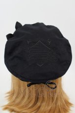 画像2: ALICE and the PIRATES / エンブレム刺繍ベレー  黒 I-26-08-25-127-PA-AC-SA-ZI (2)